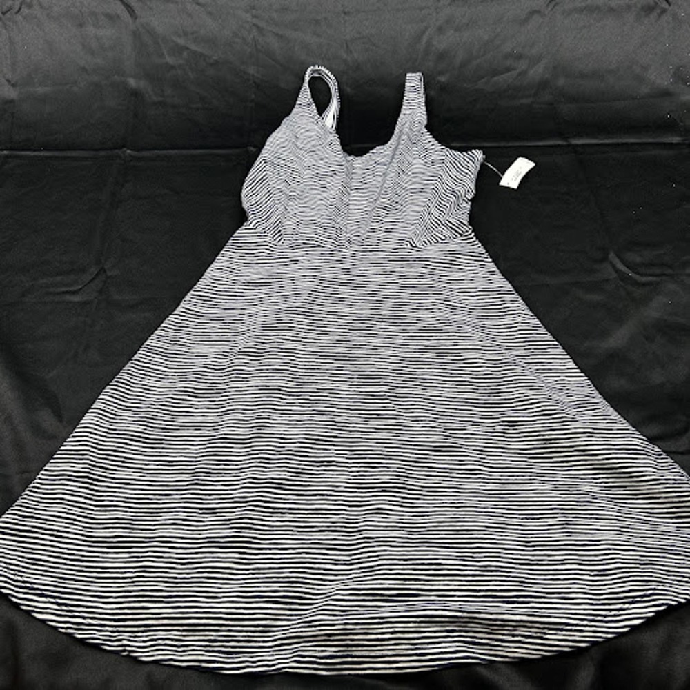 Old Navy Fit & Flare Cami Dress Navy White Striped Sleeveless V-Neck NWT L